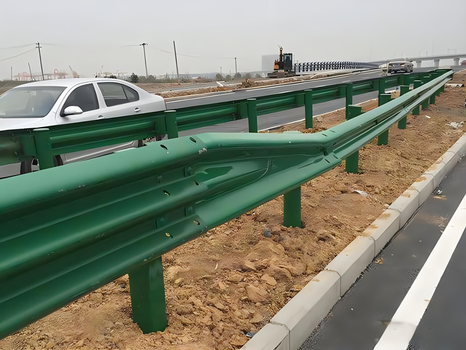 保亭高速波形护栏板日常维护方案确保道路安全新举措